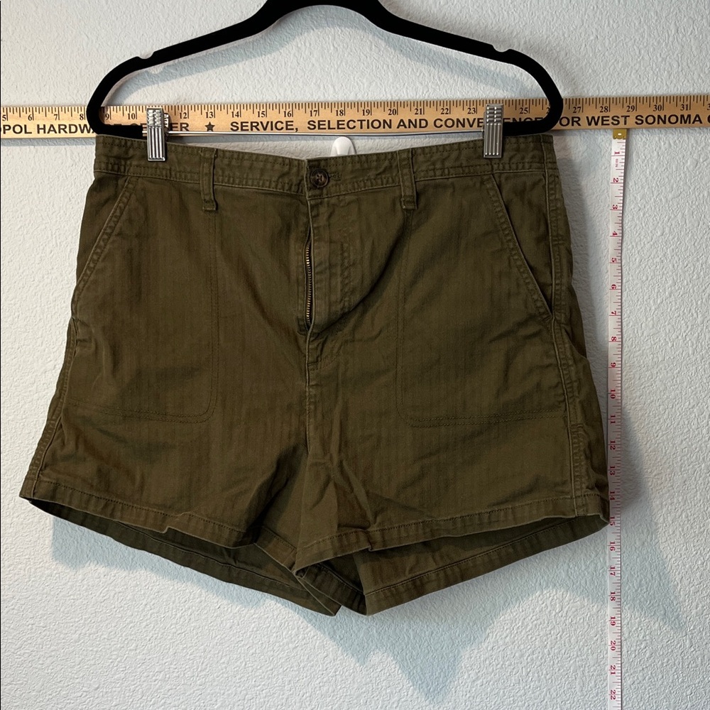 Madewell olive green denim shorts. Size XL. Vertical stripe detailing.